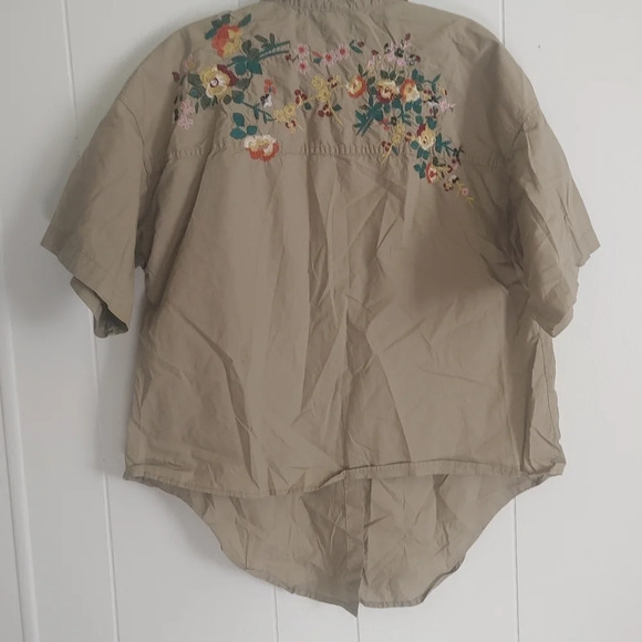 Madewell Embroidered back safari shirt tie front Large NWOT - Picture 4 of 9